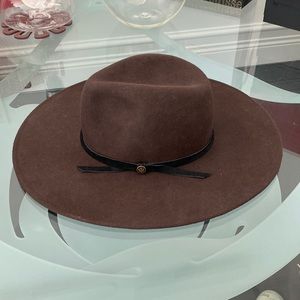 Goorin Bros. Wide brim felt hat. Like new condition . Size S.